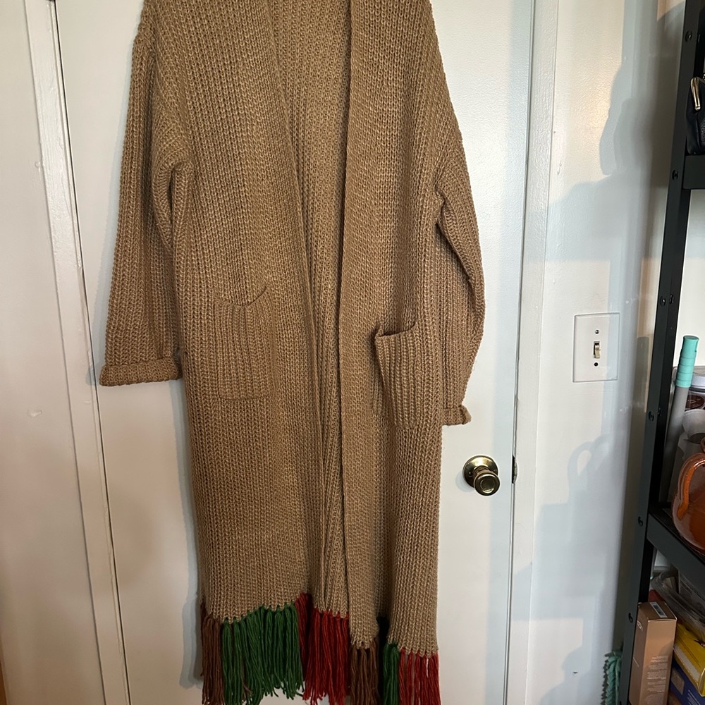 easel Chunky Knit Cardigan in Tan